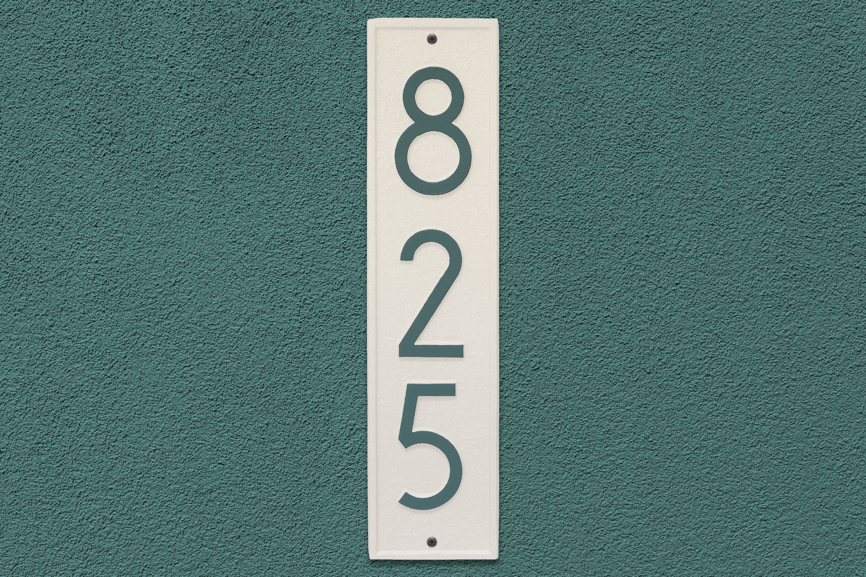 Modern Delaware Vertical Wall Plaque 